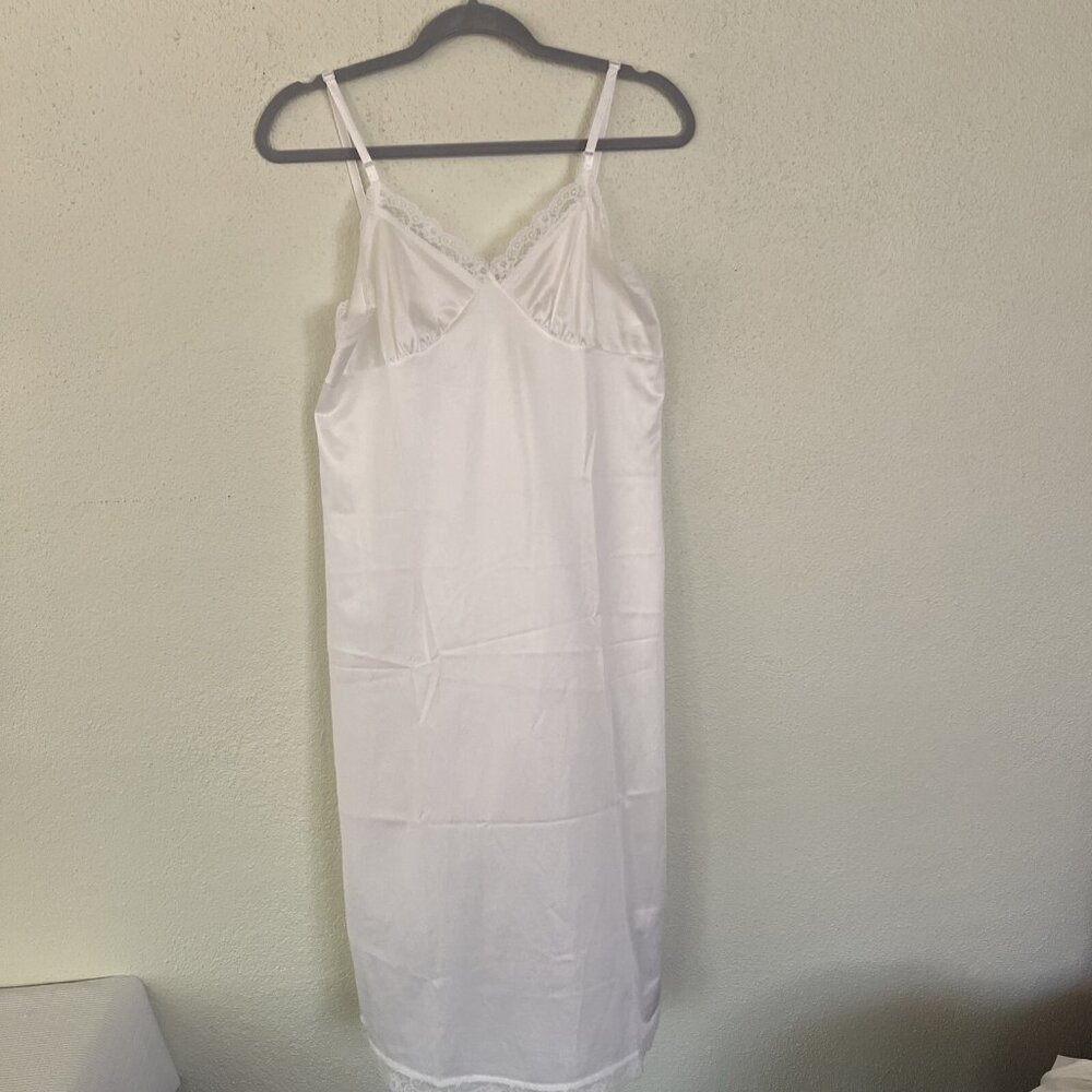 Vintage Deena Y2K Full Slip Size 4/36. White Nitie/lingerie‎ LACE